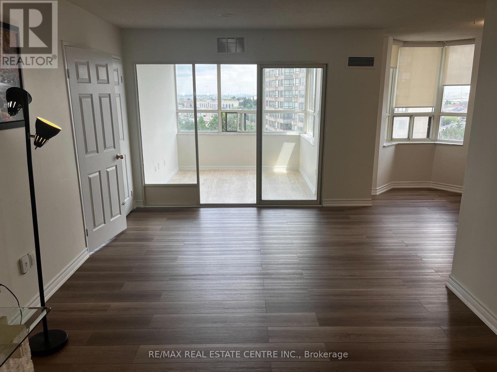 #802 30 MALTA AVENUE E - 9