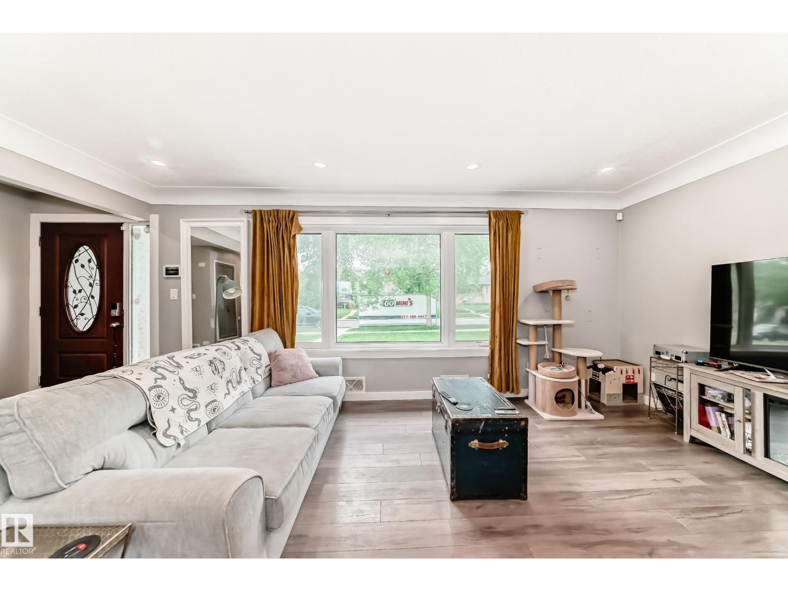 12423 75 ST NW - 17