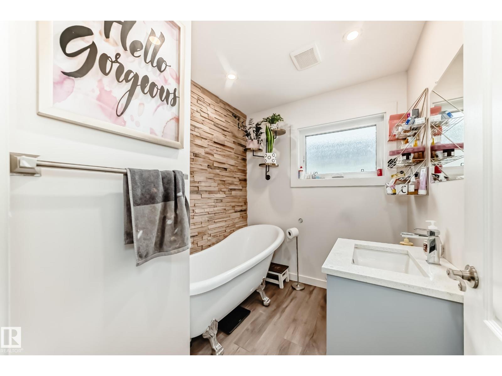 12423 75 ST NW - 24
