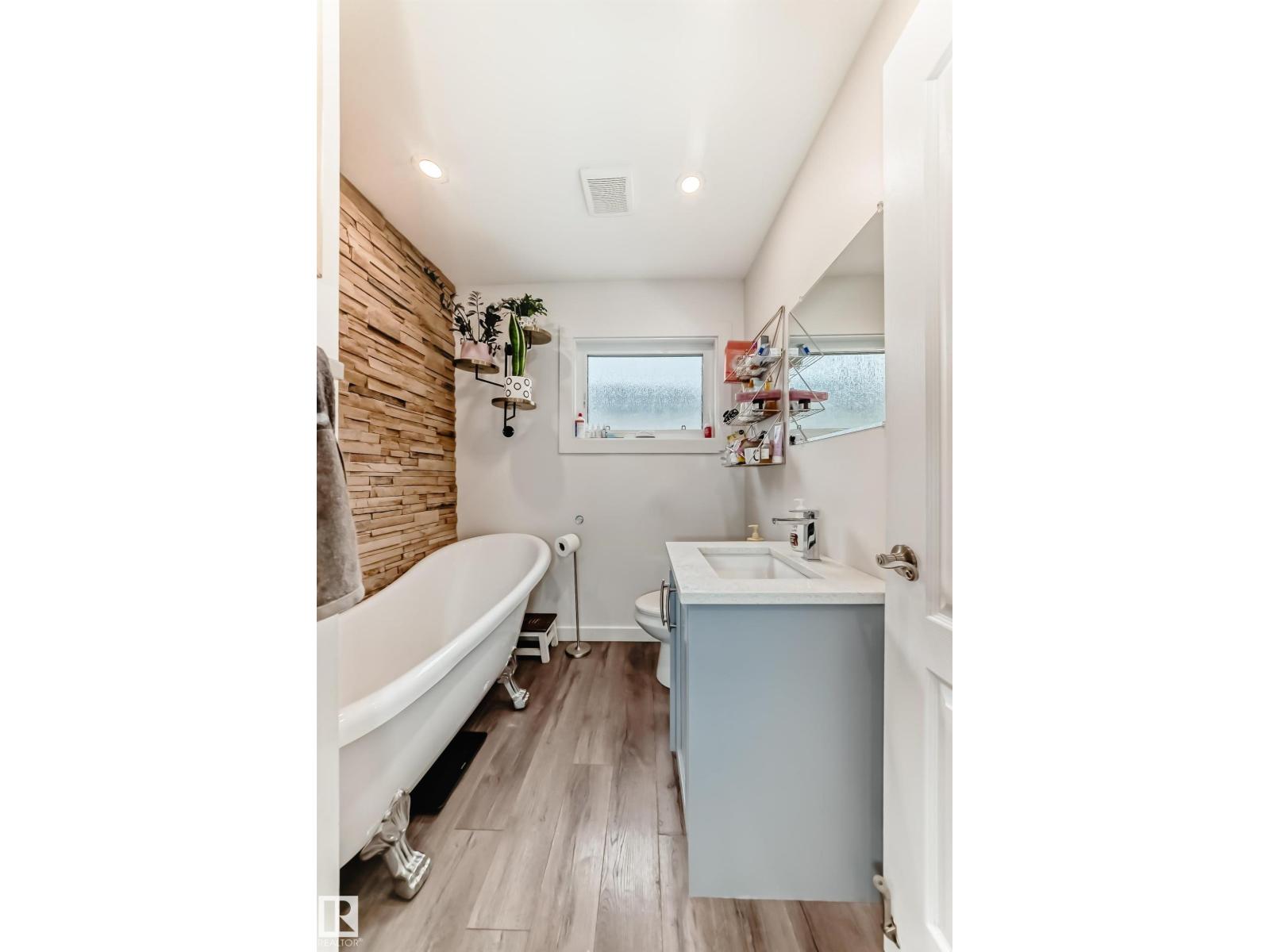 12423 75 ST NW - 25