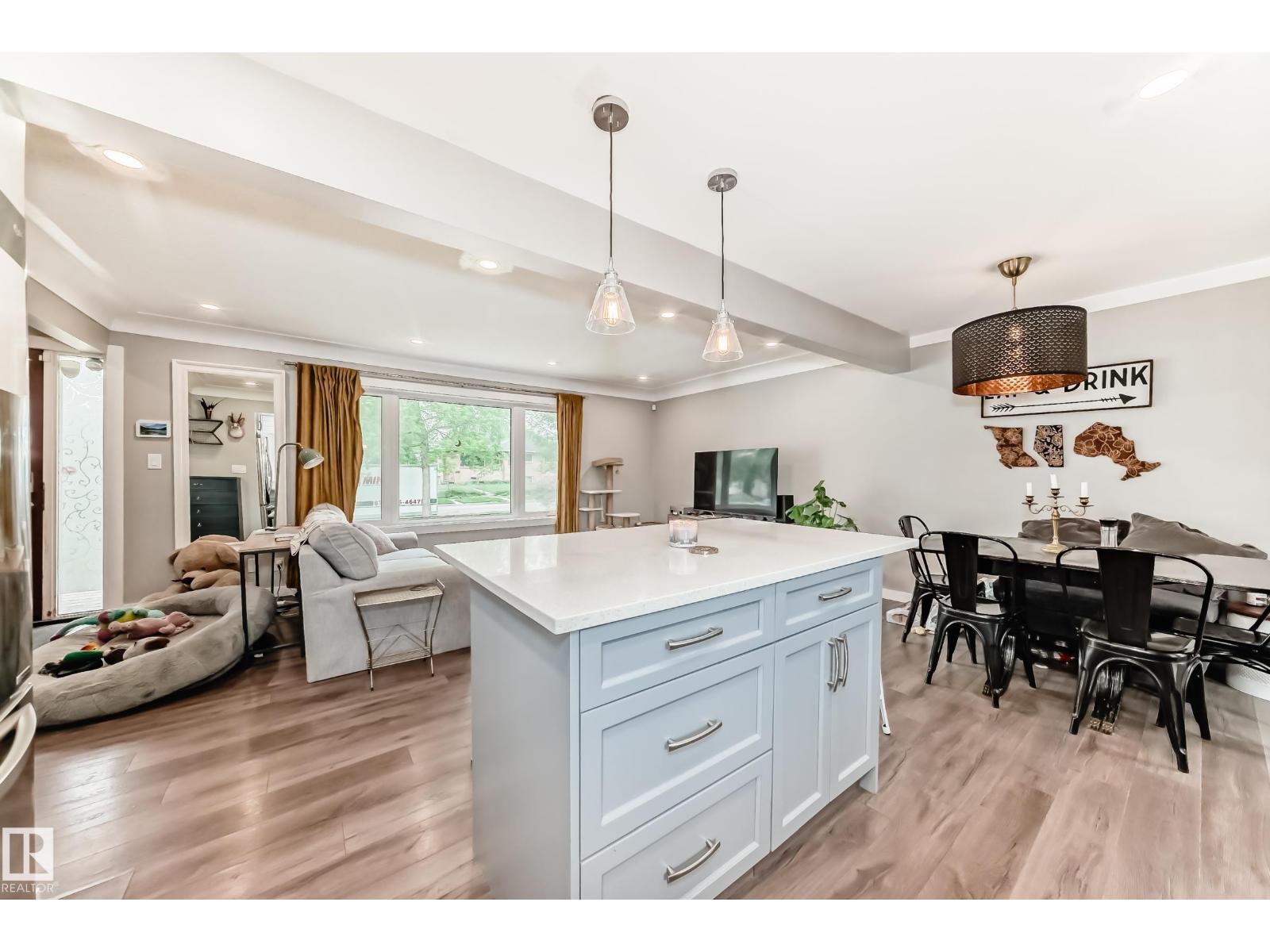 12423 75 ST NW - 8