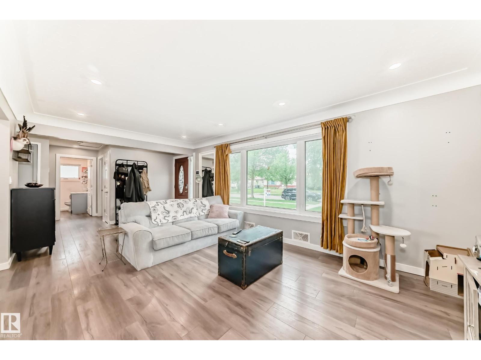 12423 75 ST NW - 16
