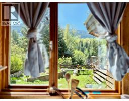 2010 Creek Street, Nelson, BC V1L1M7 Photo 39