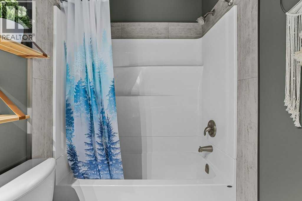 204, 512 Bow Valley Trail — photo 38