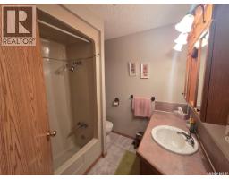 Bedroom - 15 Adelaide Street, Manor, SK S0C1R0 Photo 18