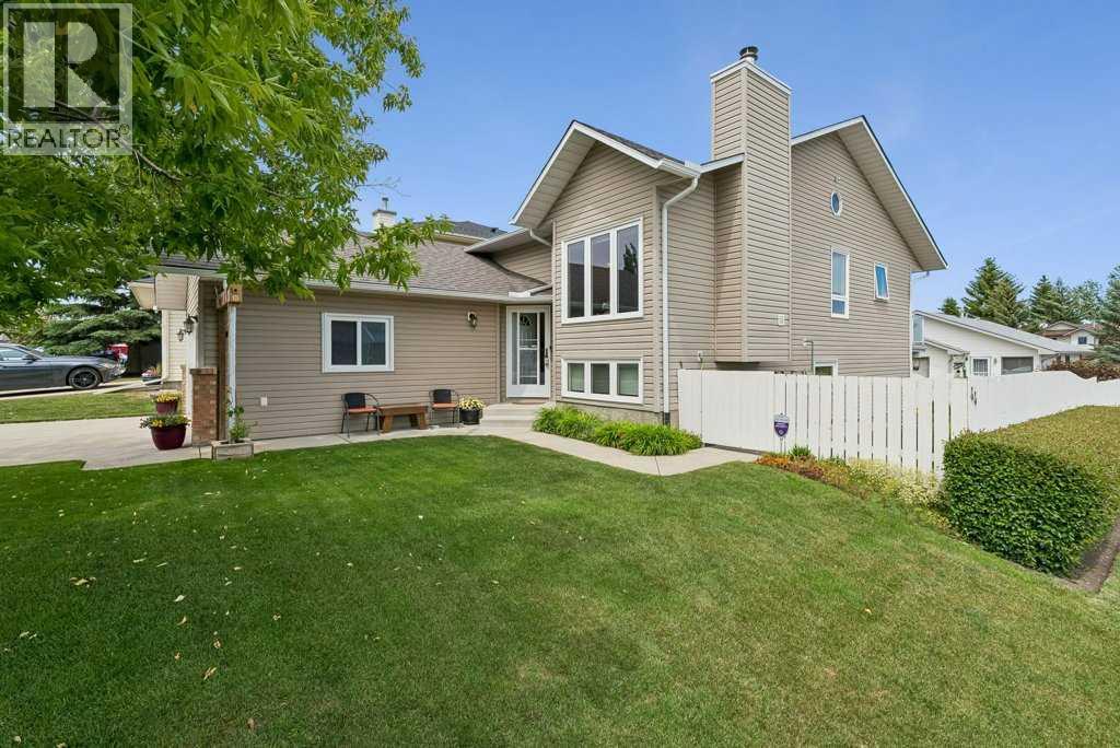 44 Macewan Ridge Gate NW - photo 2
