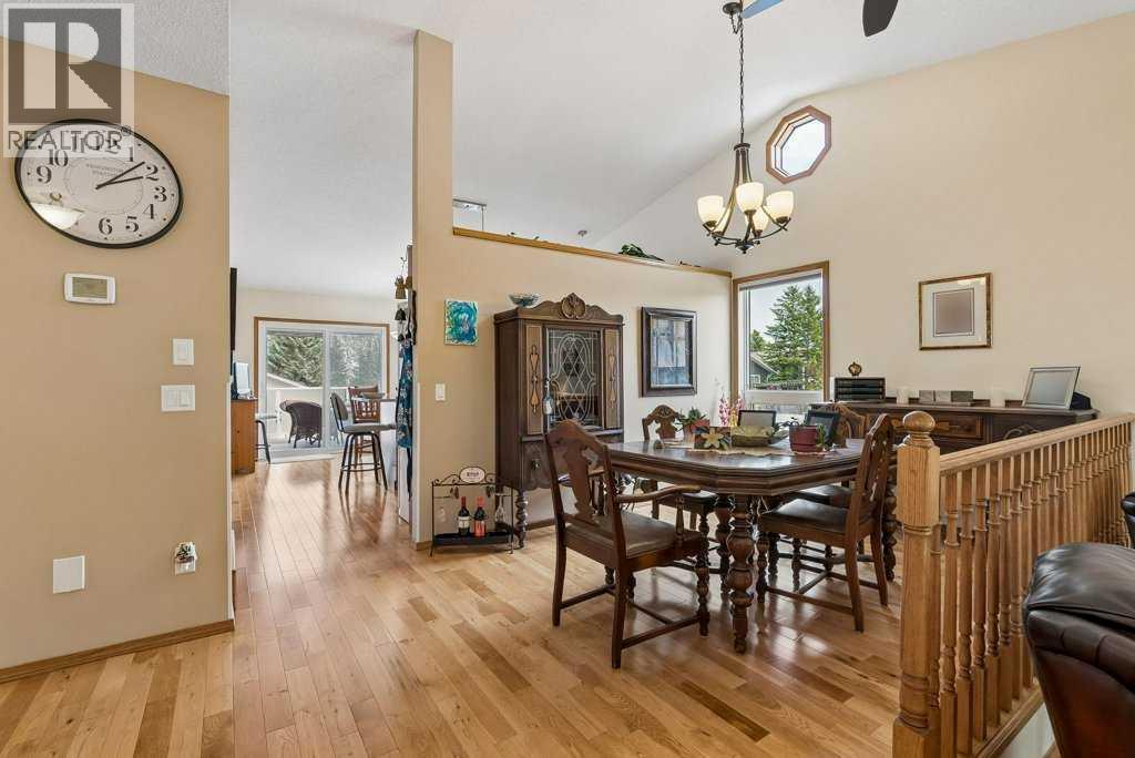 44 Macewan Ridge Gate NW - photo 4