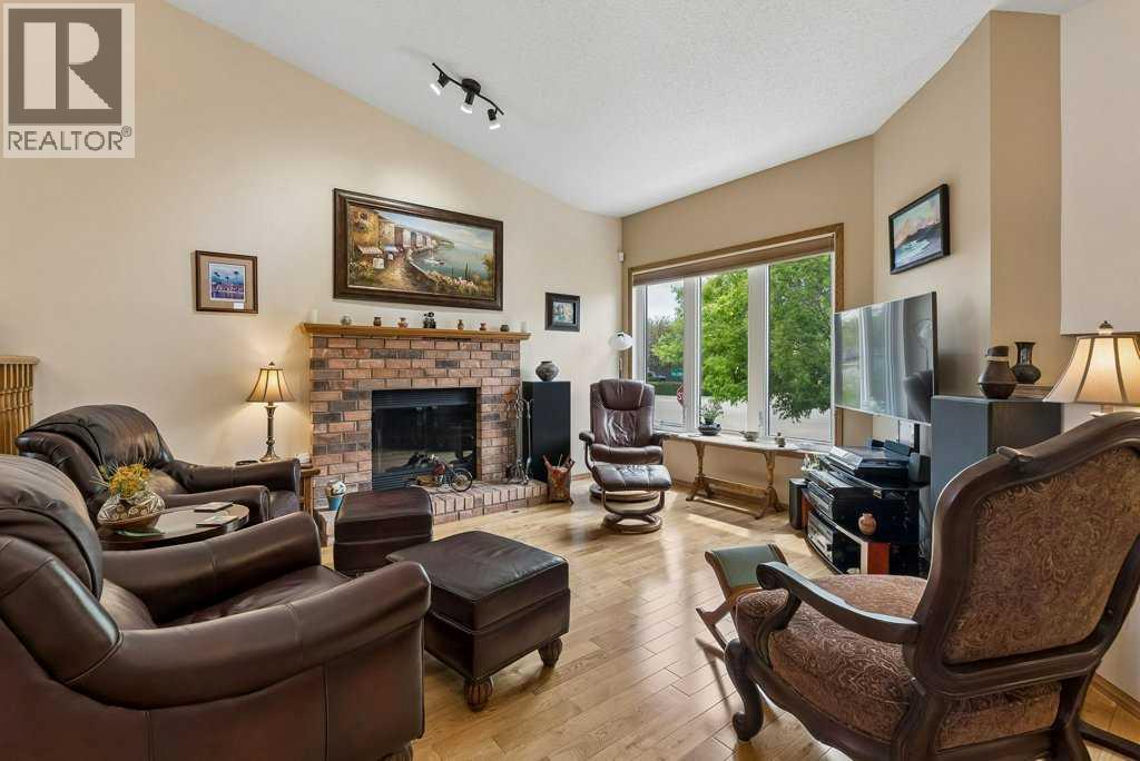 44 Macewan Ridge Gate NW — photo 8