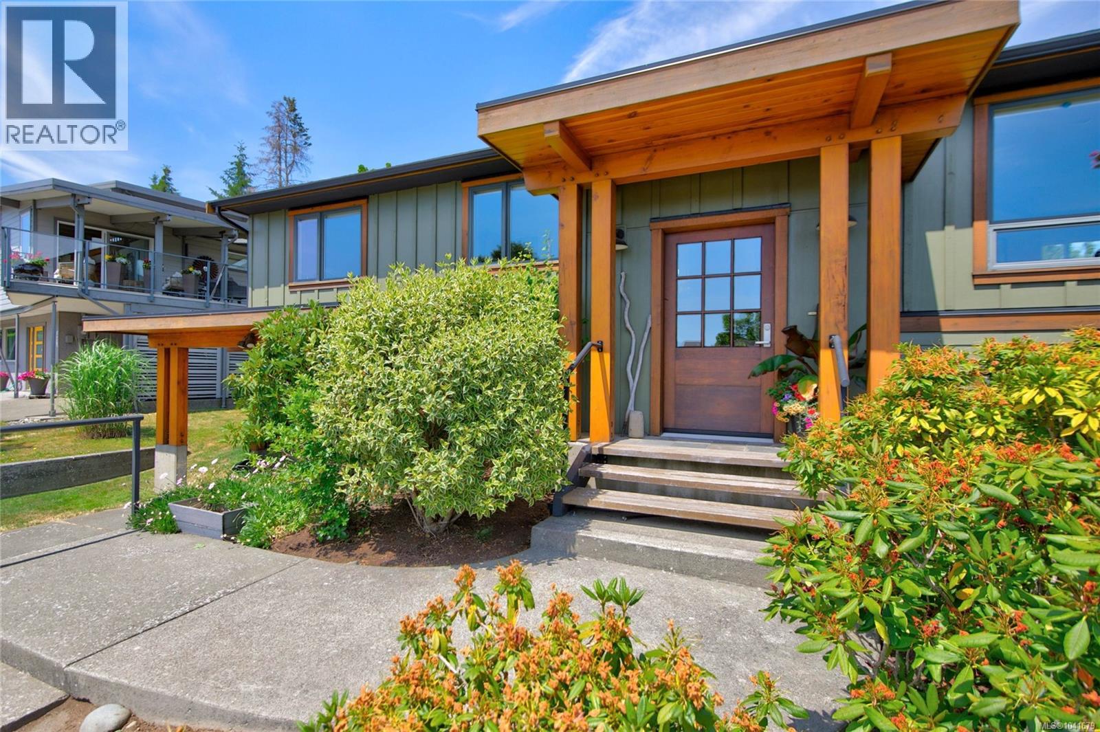 2052 Beaufort Ave - 11