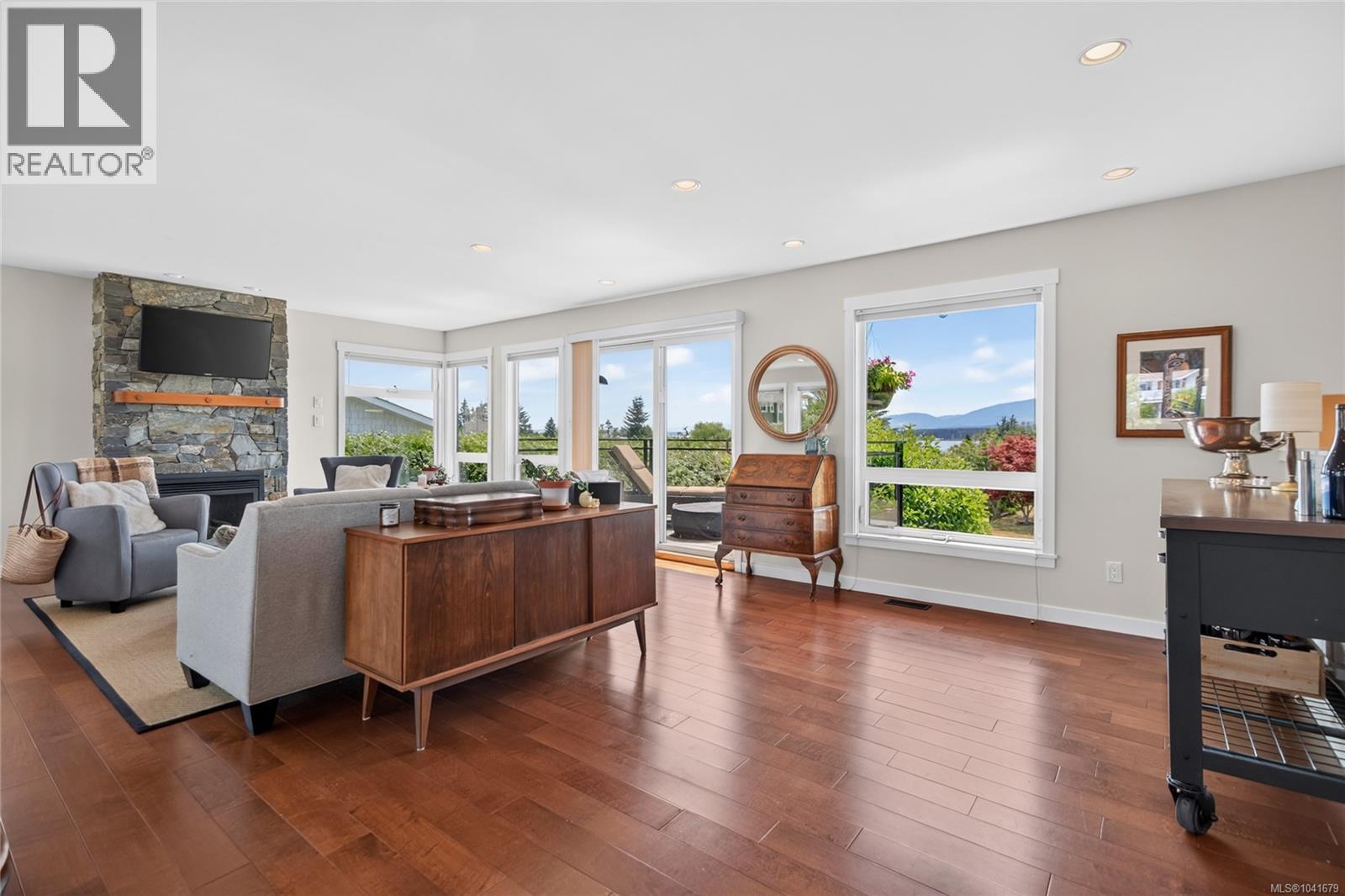 2052 Beaufort Ave - 14