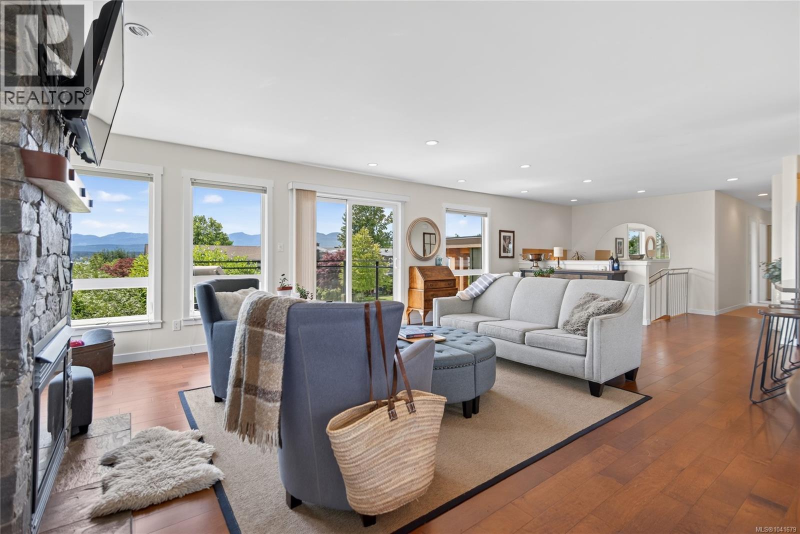 2052 Beaufort Ave - 19