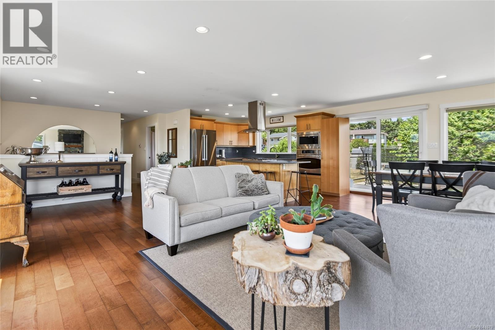 2052 Beaufort Ave - 21