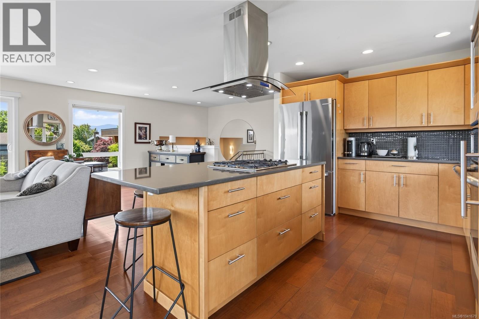 2052 Beaufort Ave - 23