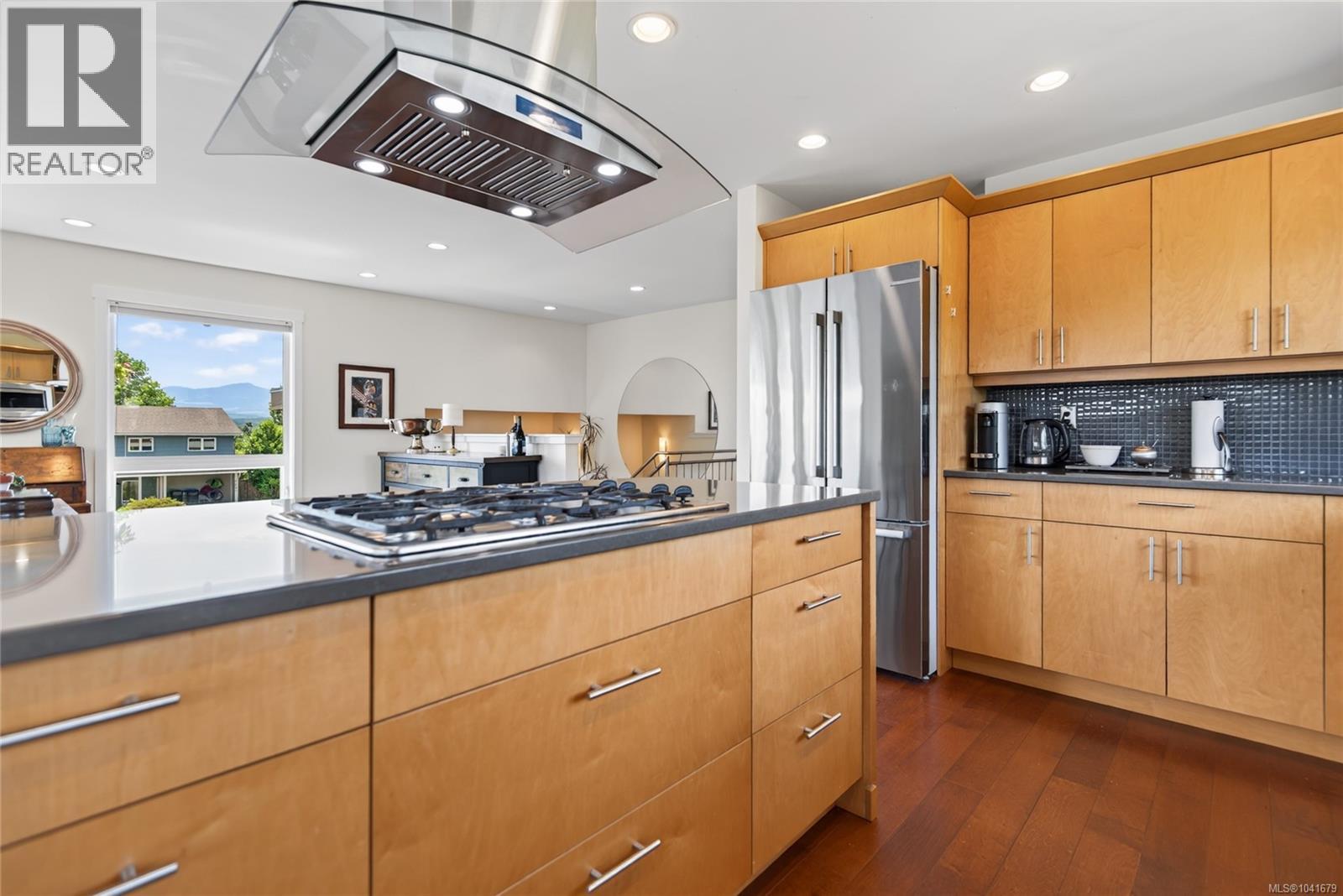 2052 Beaufort Ave - 24
