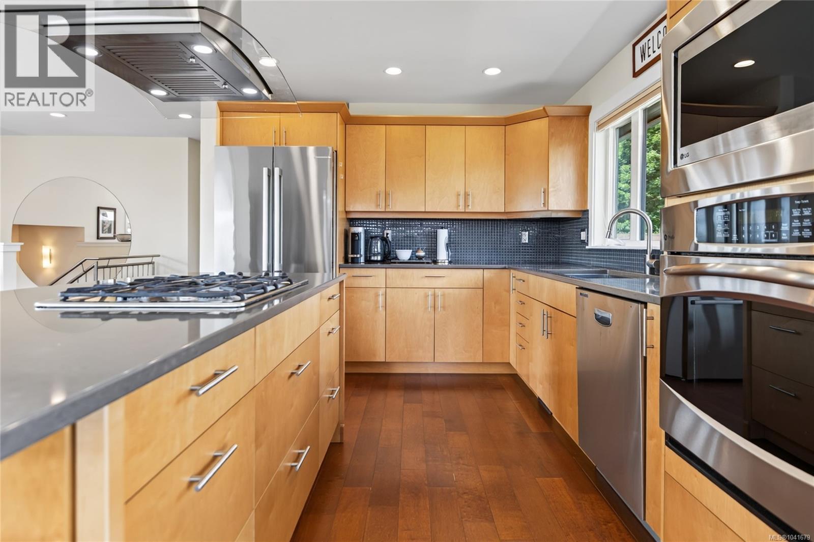 2052 Beaufort Ave - 26