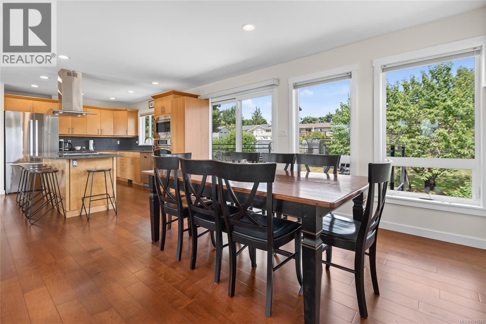 2052 Beaufort Ave - 29
