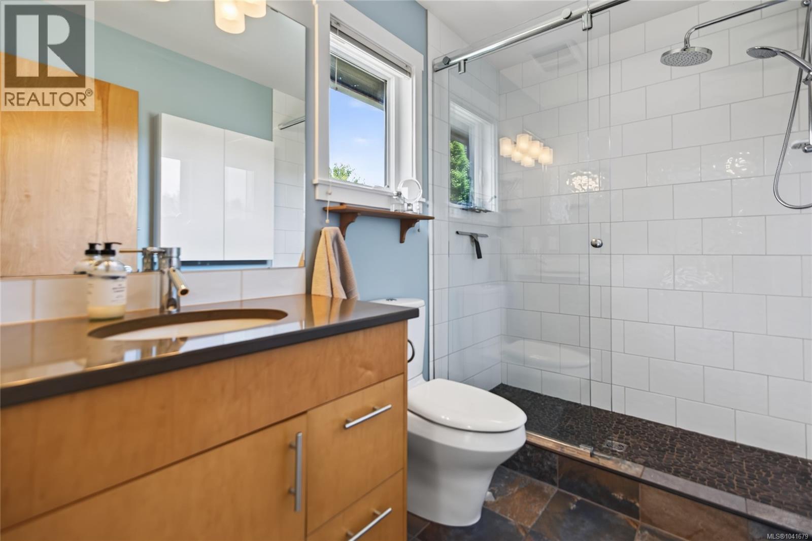 2052 Beaufort Ave - 34