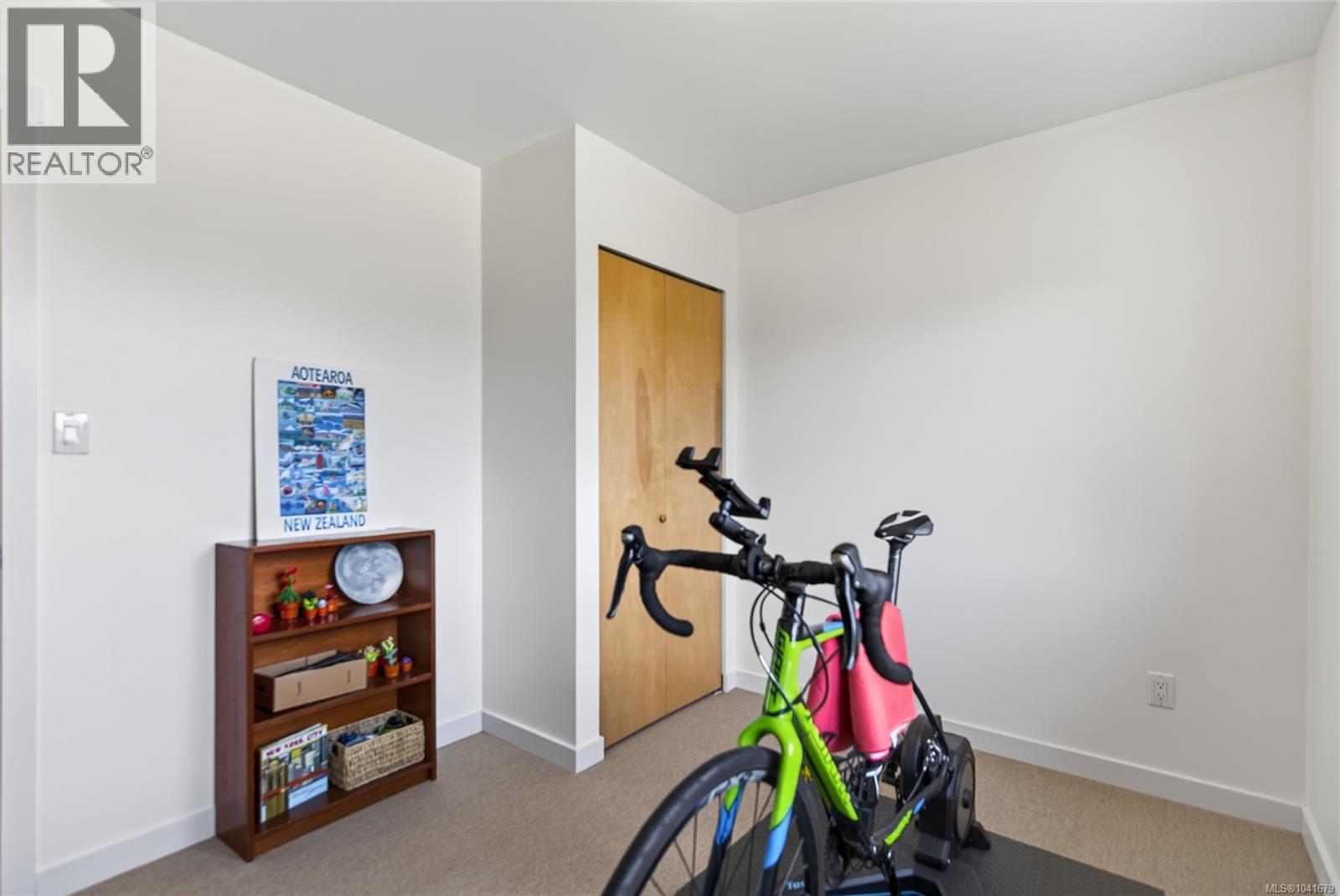 2052 Beaufort Ave - 39