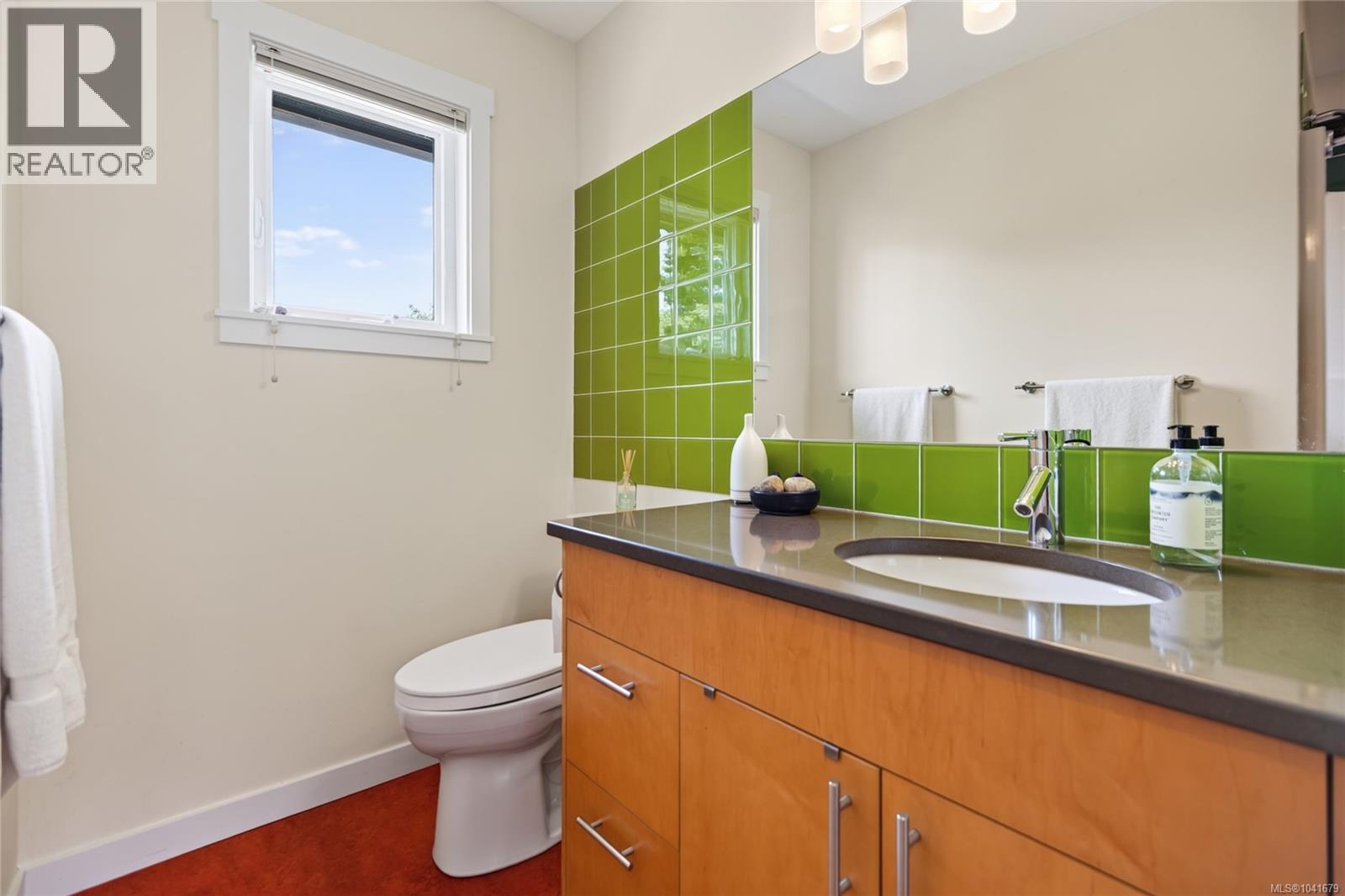 2052 Beaufort Ave - 40
