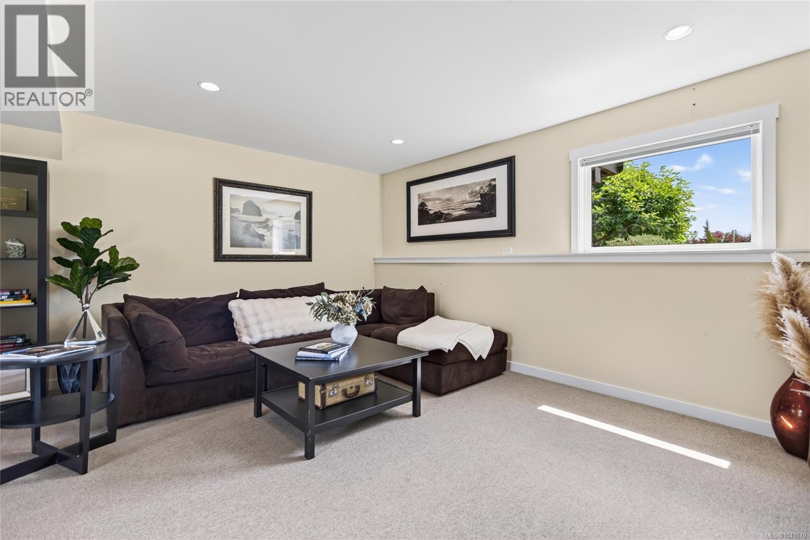2052 Beaufort Ave - 45