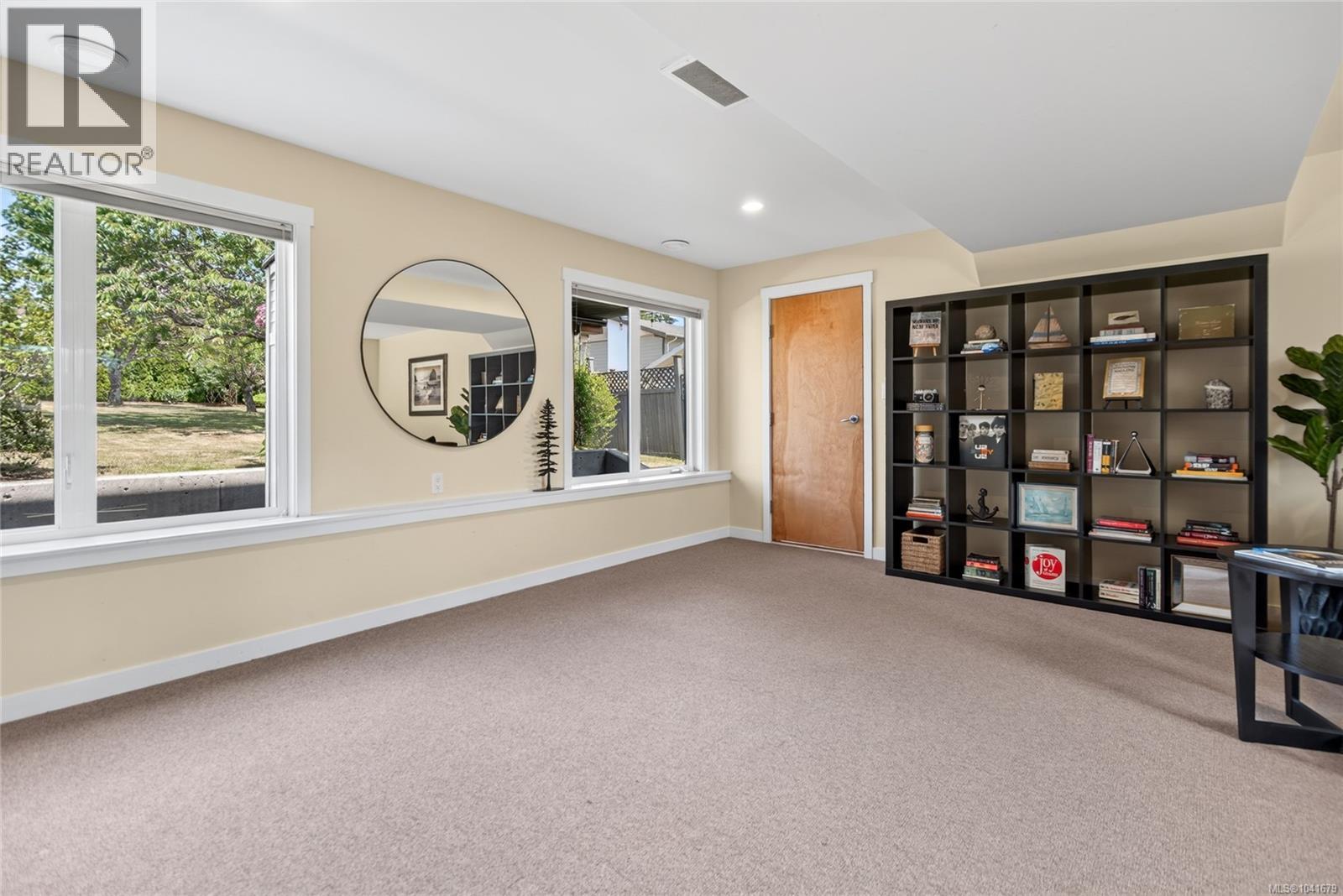 2052 Beaufort Ave - 47