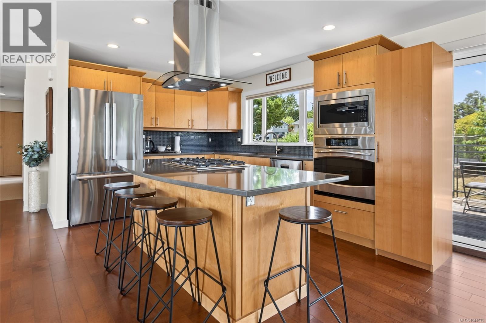 2052 Beaufort Ave - 5