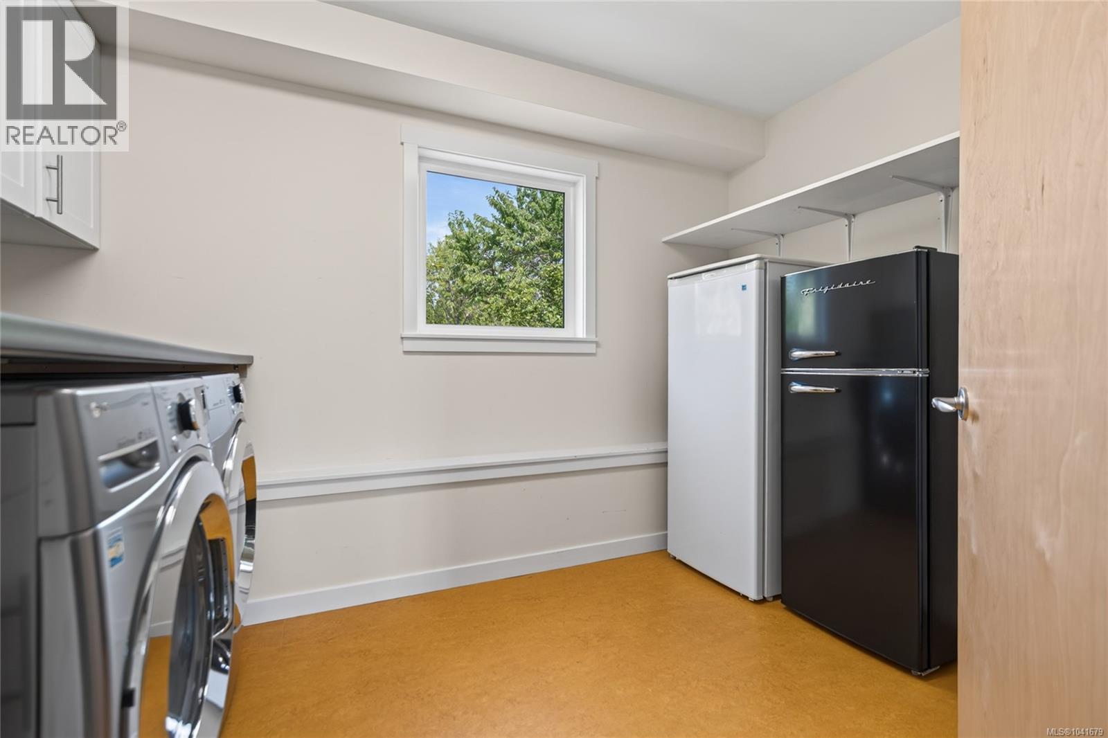 2052 Beaufort Ave - 52
