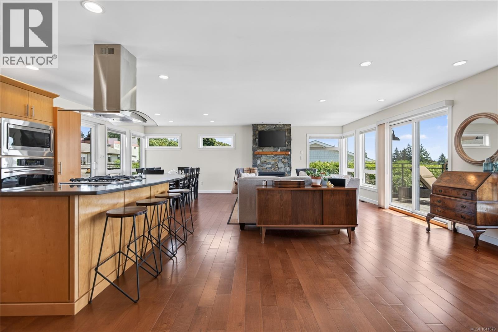 2052 Beaufort Ave - 6