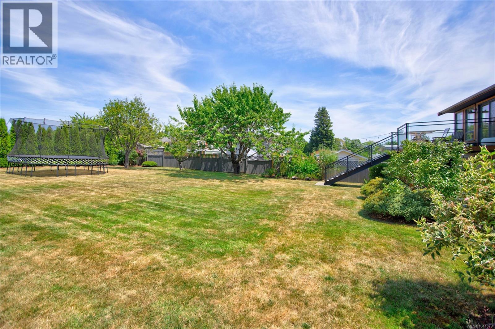 2052 Beaufort Ave - 63