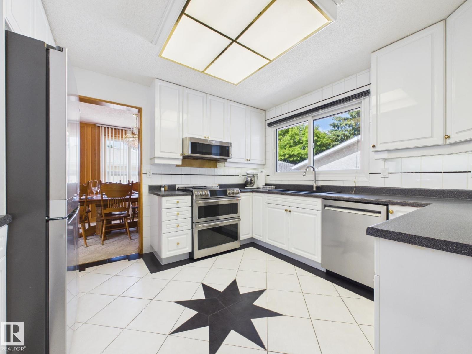 15 Akins DR — photo 17