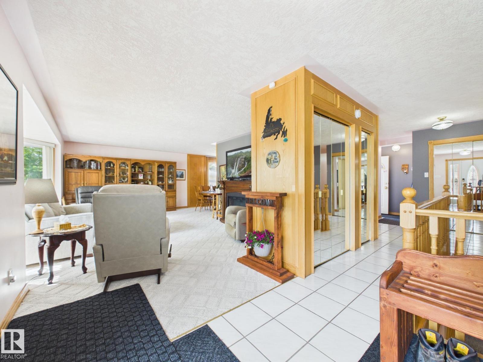 15 Akins DR — photo 7