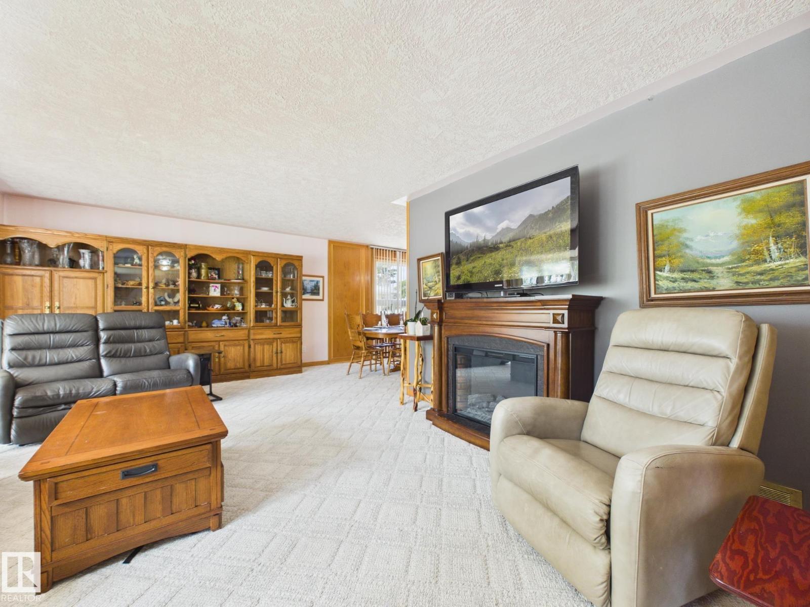 15 Akins DR — photo 9