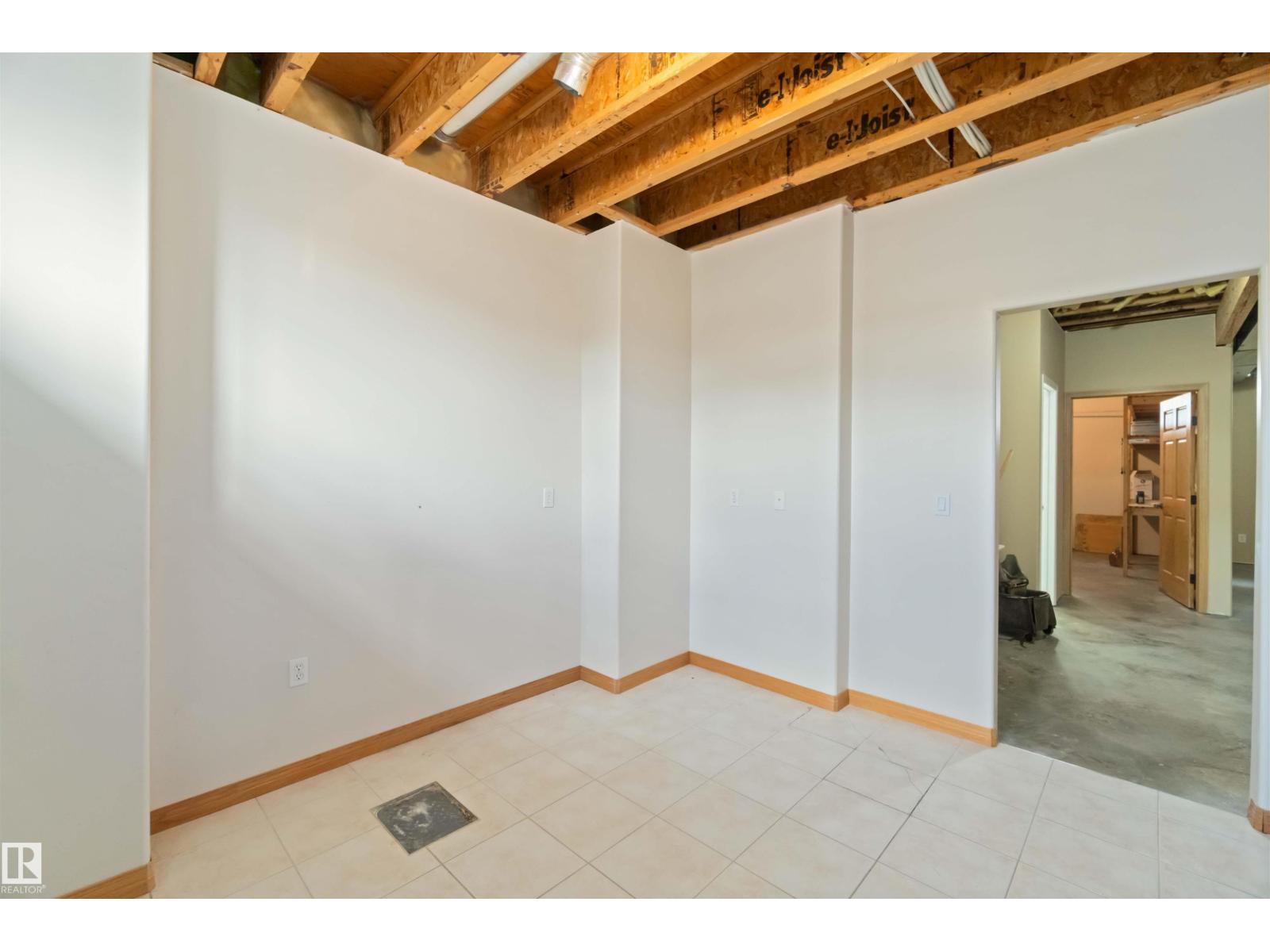 7542 165A AV NW — photo 45