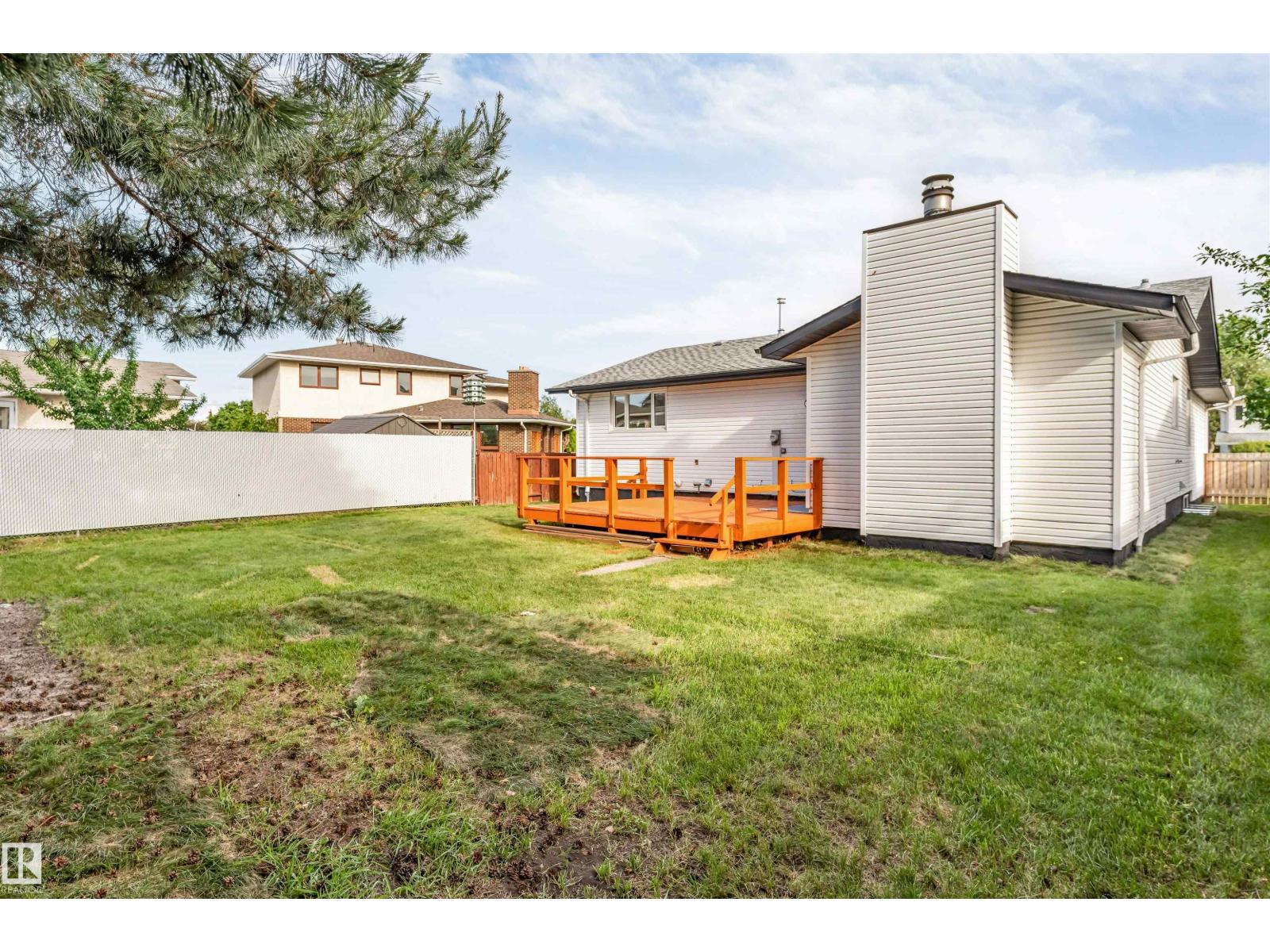 5512 150 AV NW — photo 48