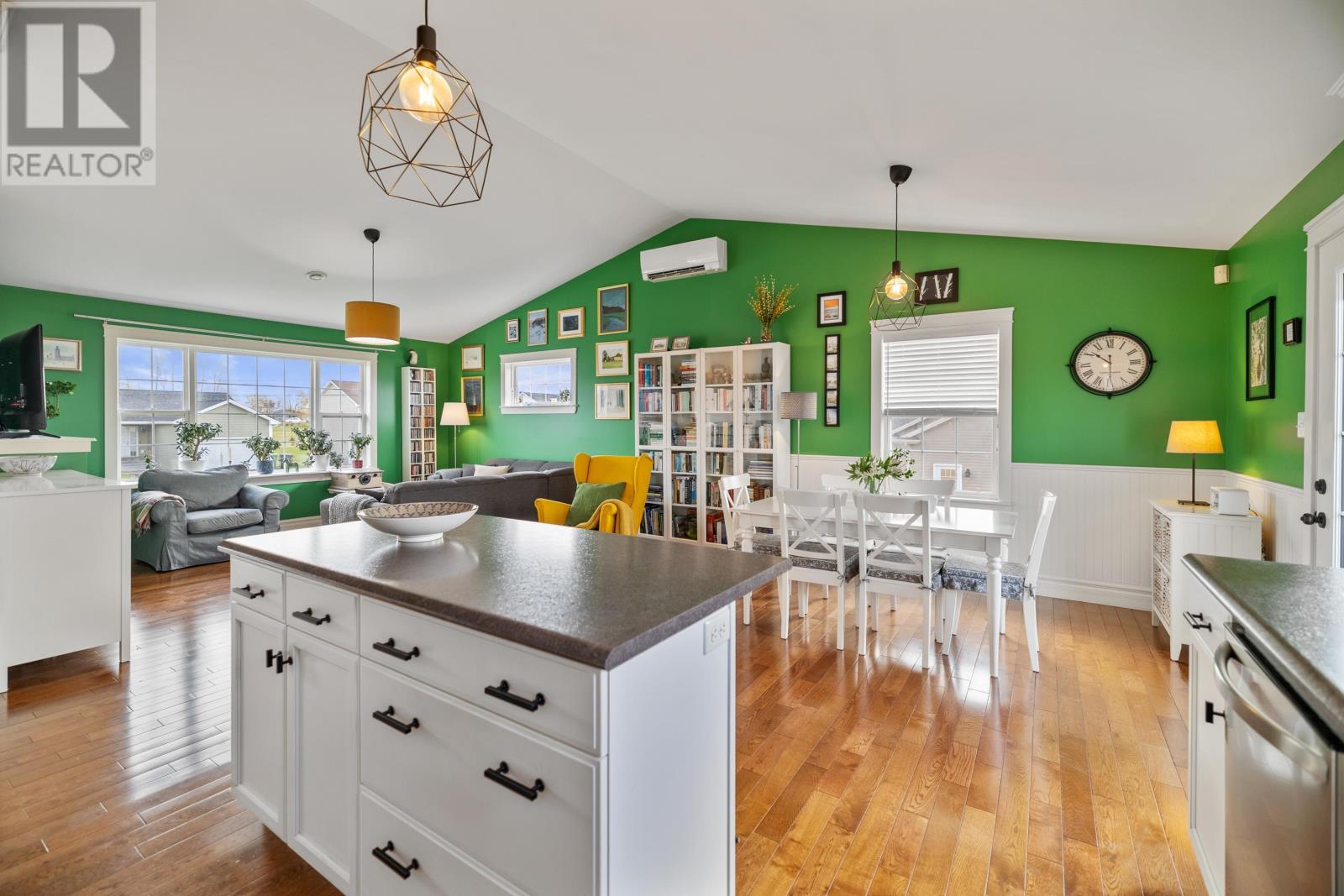 119 Squire Lane - 13