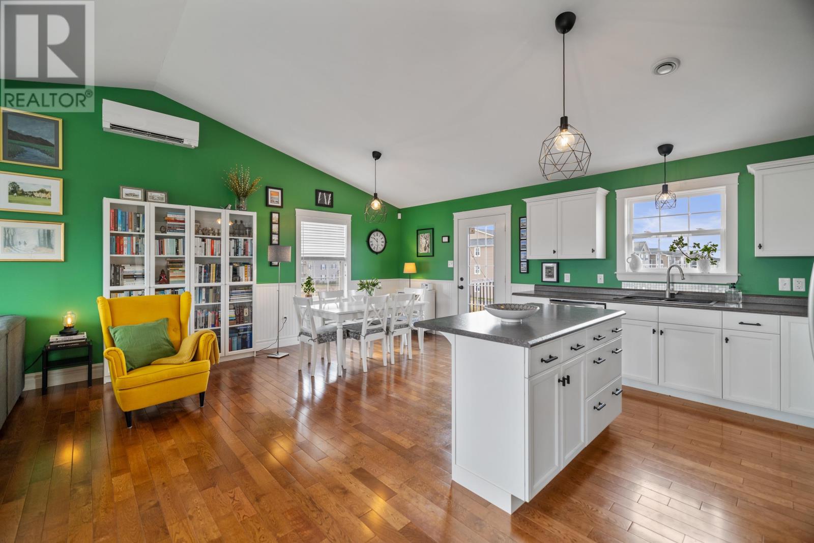 119 Squire Lane - 8