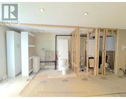 Partial bathroom - 817 Cosburn Avenue, Toronto, ON M4C2V9 Photo 13