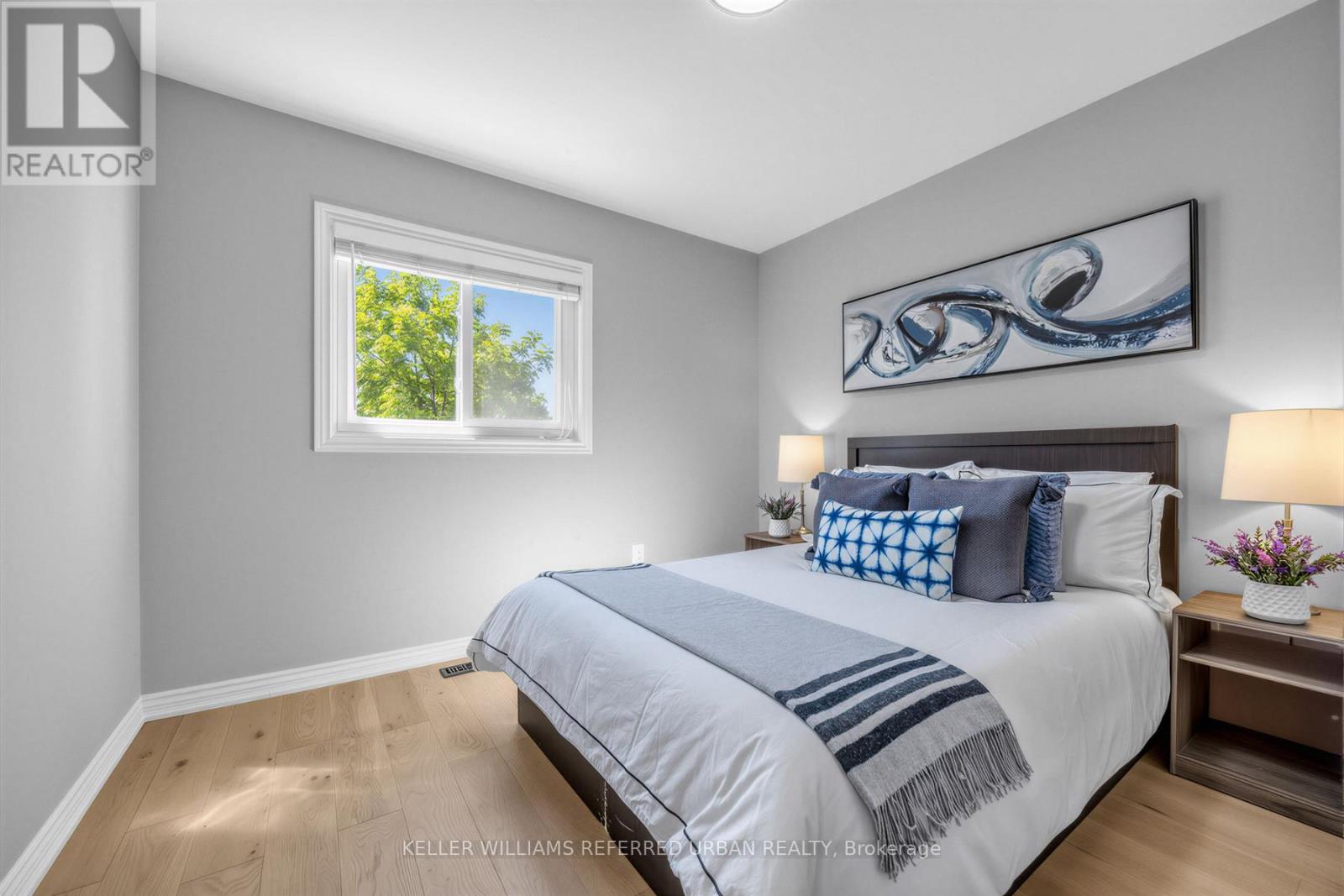 350 PICKERING CRESCENT - 24