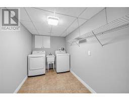 350 Pickering Crescent, Newmarket, ON L3Y8G7 Photo 27