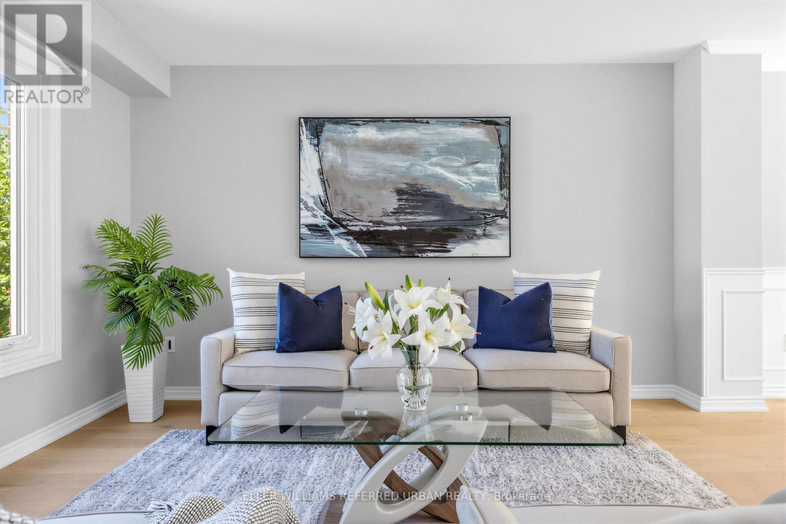 350 PICKERING CRESCENT - 3