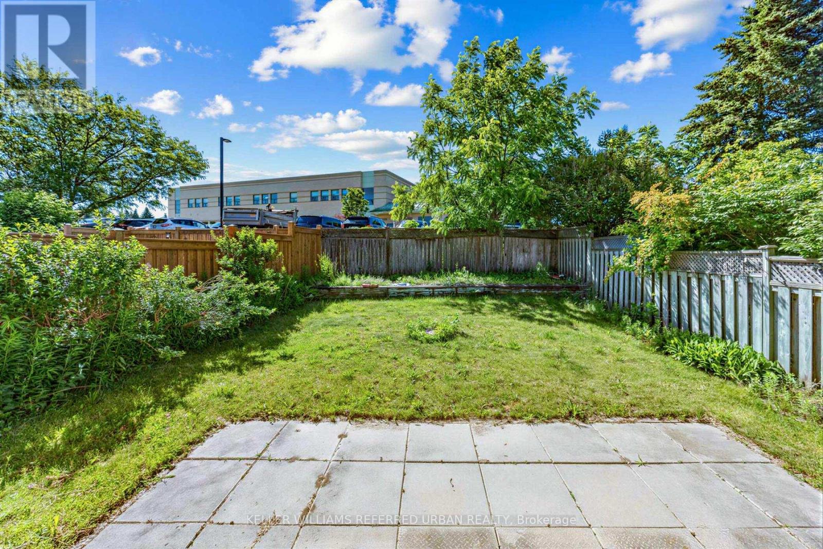 350 PICKERING CRESCENT - 34