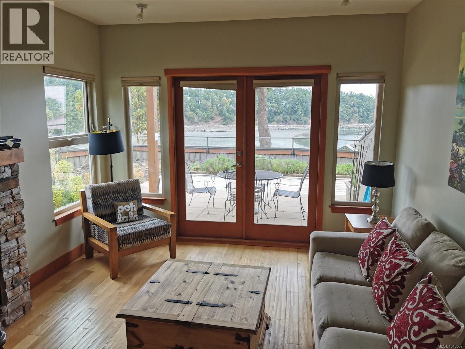 #13 494 Arbutus Dr - 5