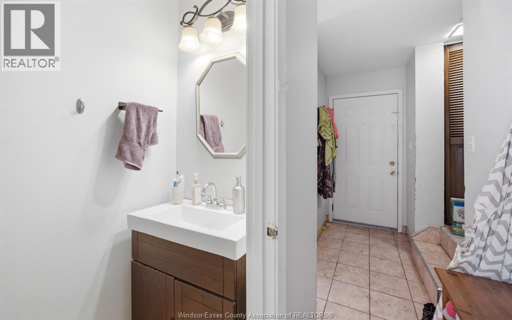 #47 5446 LASSALINE - 21
