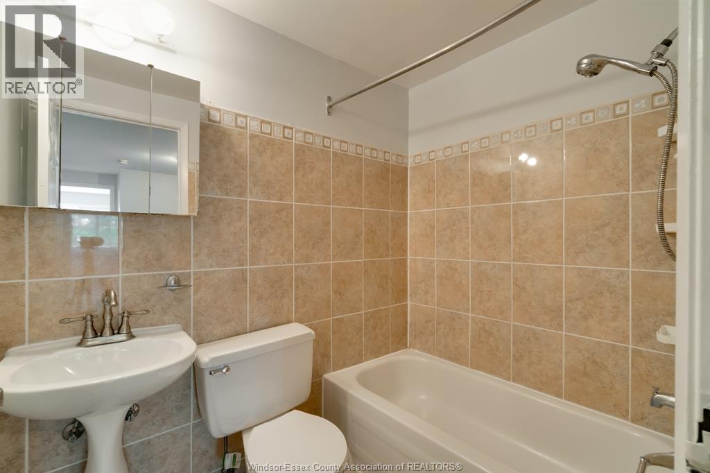 #47 5446 LASSALINE - 7