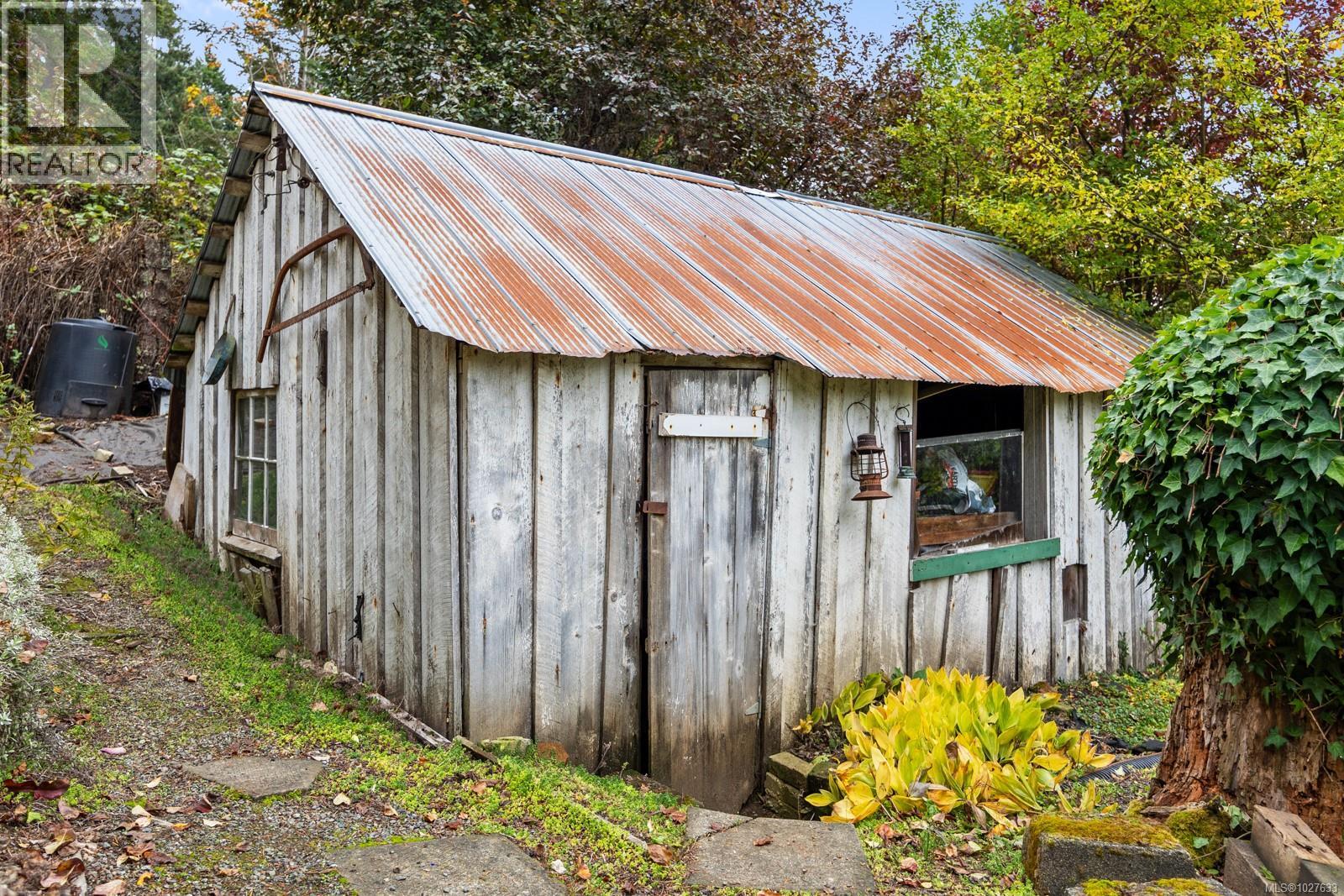 3296 Denman Rd - 40