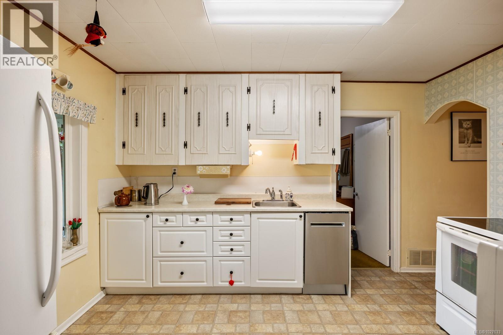 3296 Denman Rd - 13
