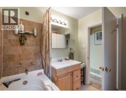 3296 Denman Rd, Denman Island, BC V0R1T0 Photo 17