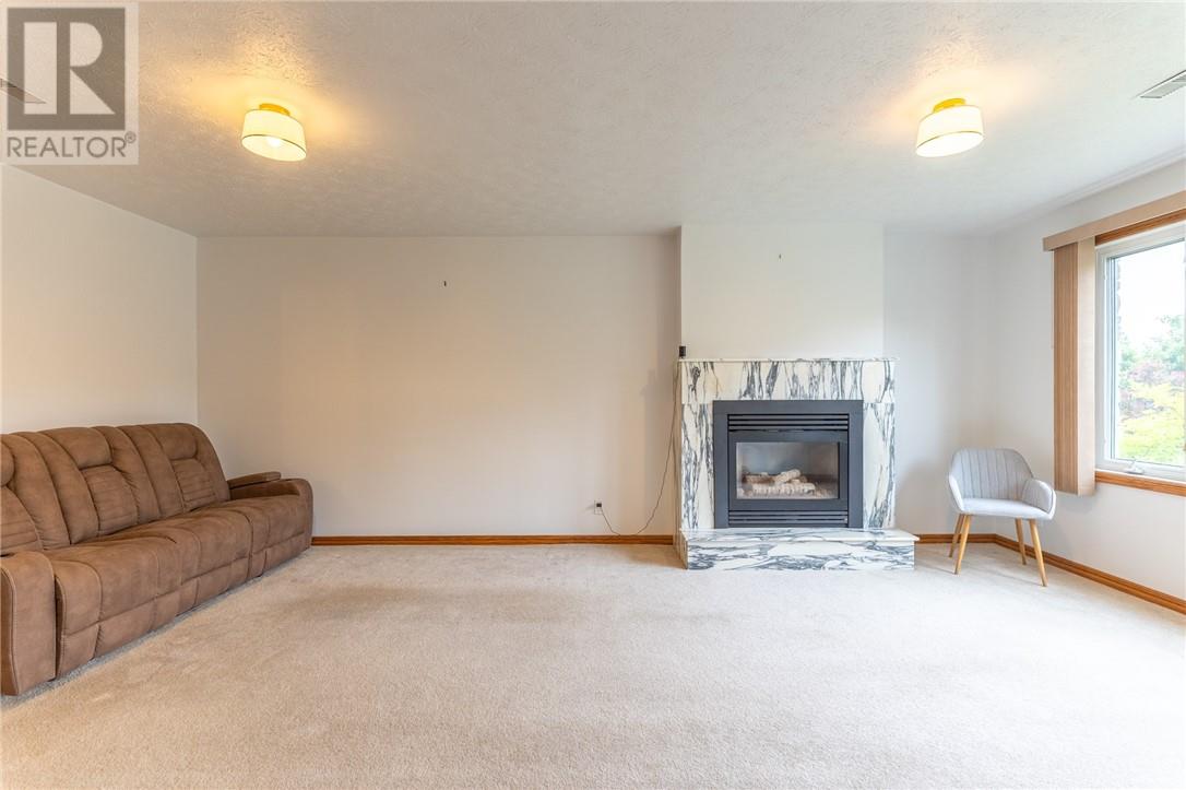 371 Moonrock Avenue - 36