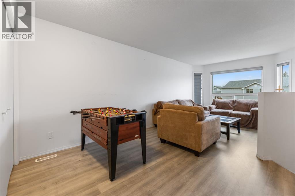 215 Carmel Close NE - 9