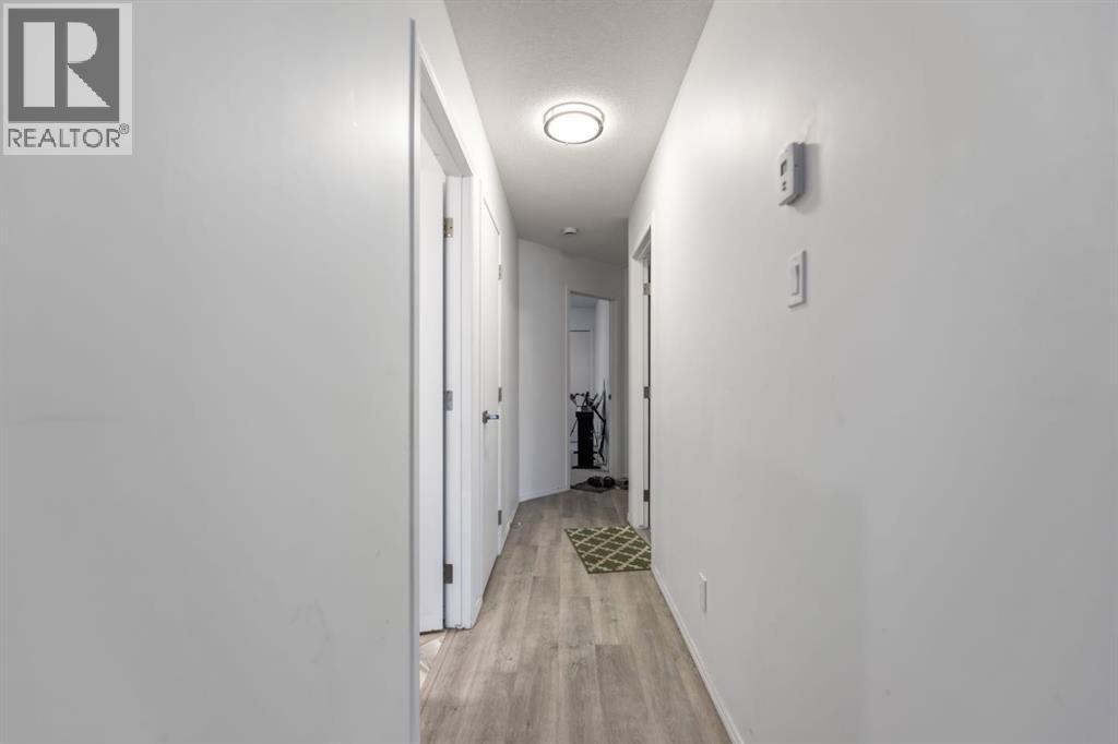 215 Carmel Close NE - 24